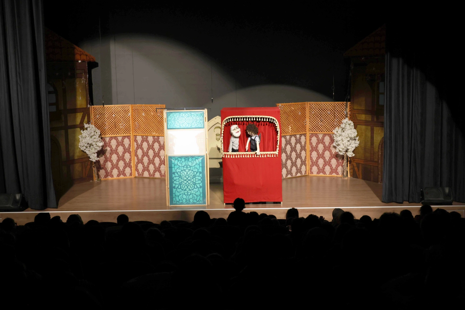 Konya Karatay&rsquo;da g&ouml;lge oyunu ve tiyatro etkinliklerine yoğun ilgi