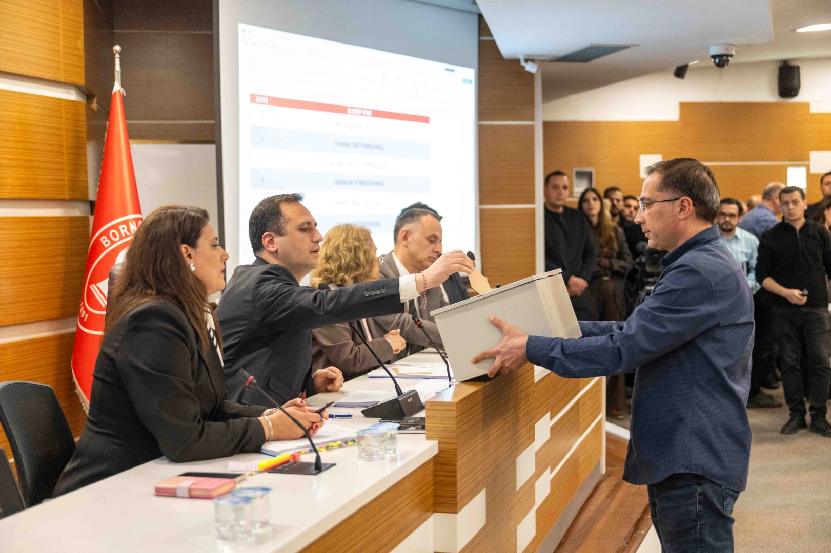 İzmir'de Bornova Meclisi&rsquo;nde yeni d&ouml;nem