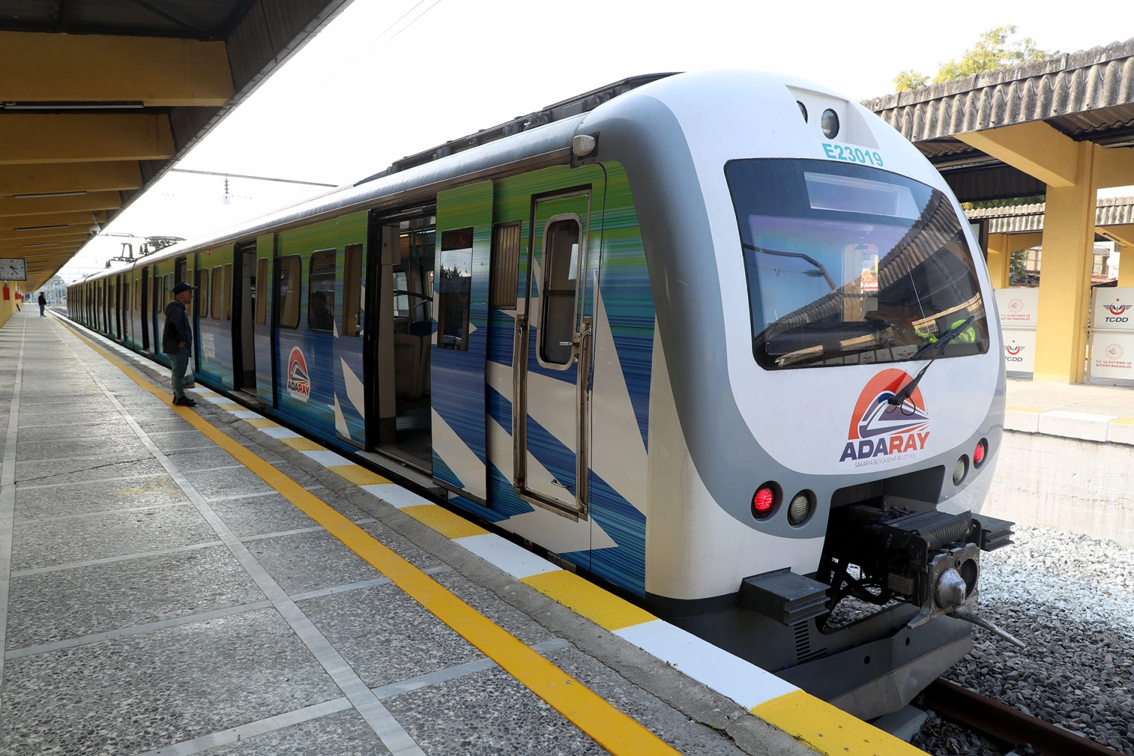 Adapazarı-Hendek arası demiryolu ulaşımı i&ccedil;in ilk adım