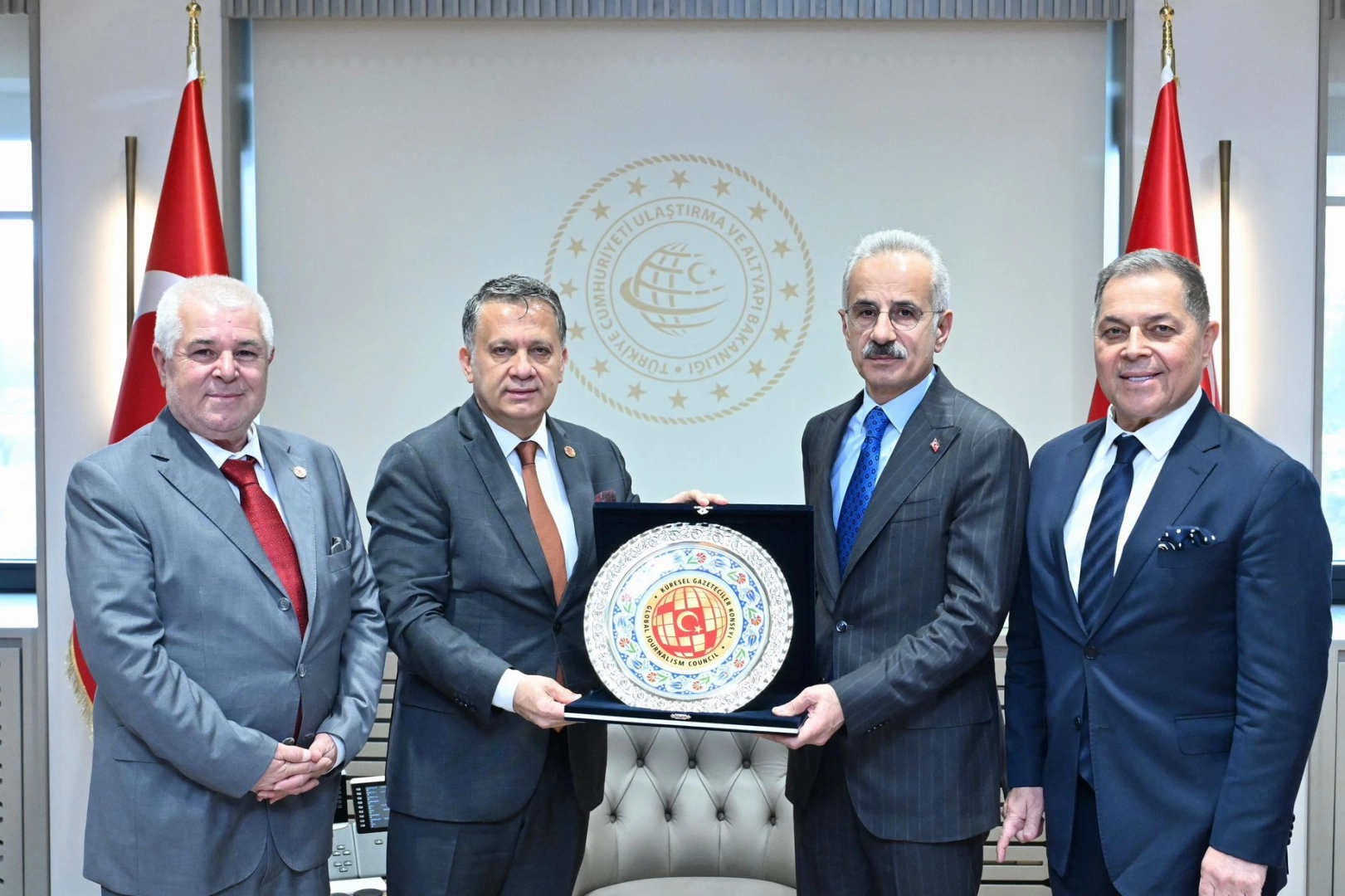 Ankara&rsquo;da KGK r&uuml;zg&acirc;rı...  5G, medya ve kamu iş birliği masadaydı