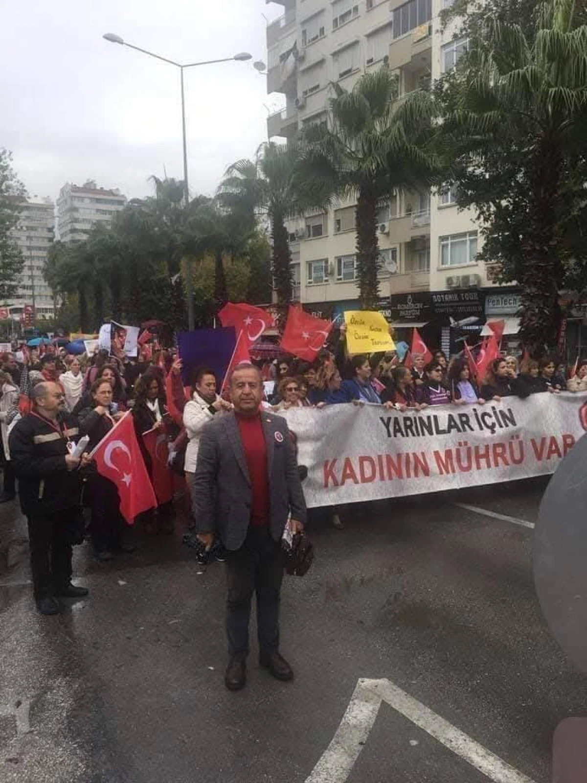 05 Aralık Dünya Kadın Hakları Günü: Atatürk’ün Devrimleri, Tarihsel Süreç ve Güncel Sorunlar Masaya Yatırılıyor