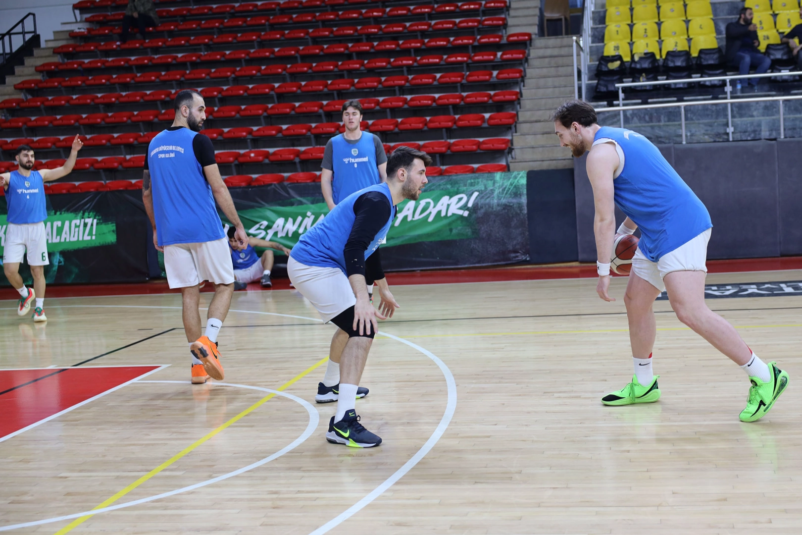 Sakarya B&uuml;y&uuml;kşehir Basketbol, Eskişehir m&uuml;cadelesine odaklandı
