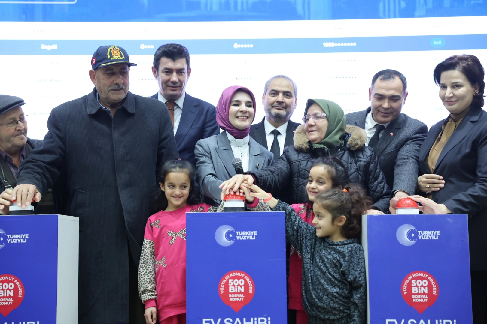 Afyonkarahisar&rsquo;da 4.370 sosyal konut i&ccedil;in kura &ccedil;ekildi