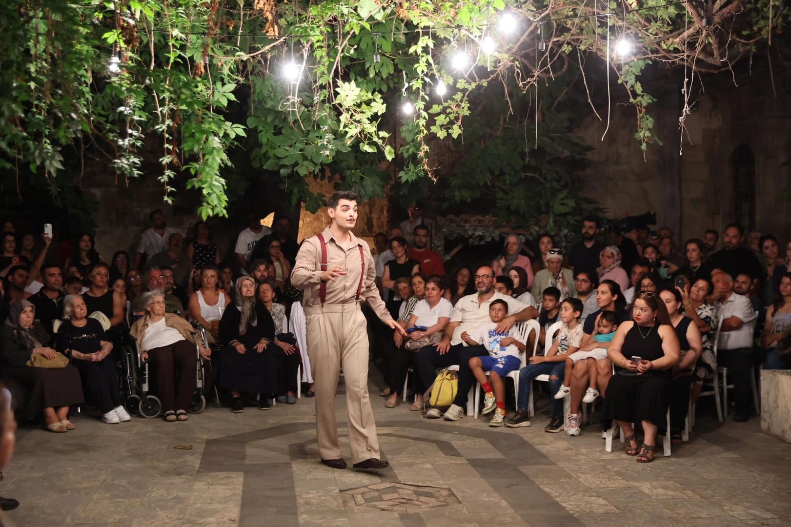 Gaziantep&rsquo;in tarihi sokaklarında tiyatro r&uuml;zgarı