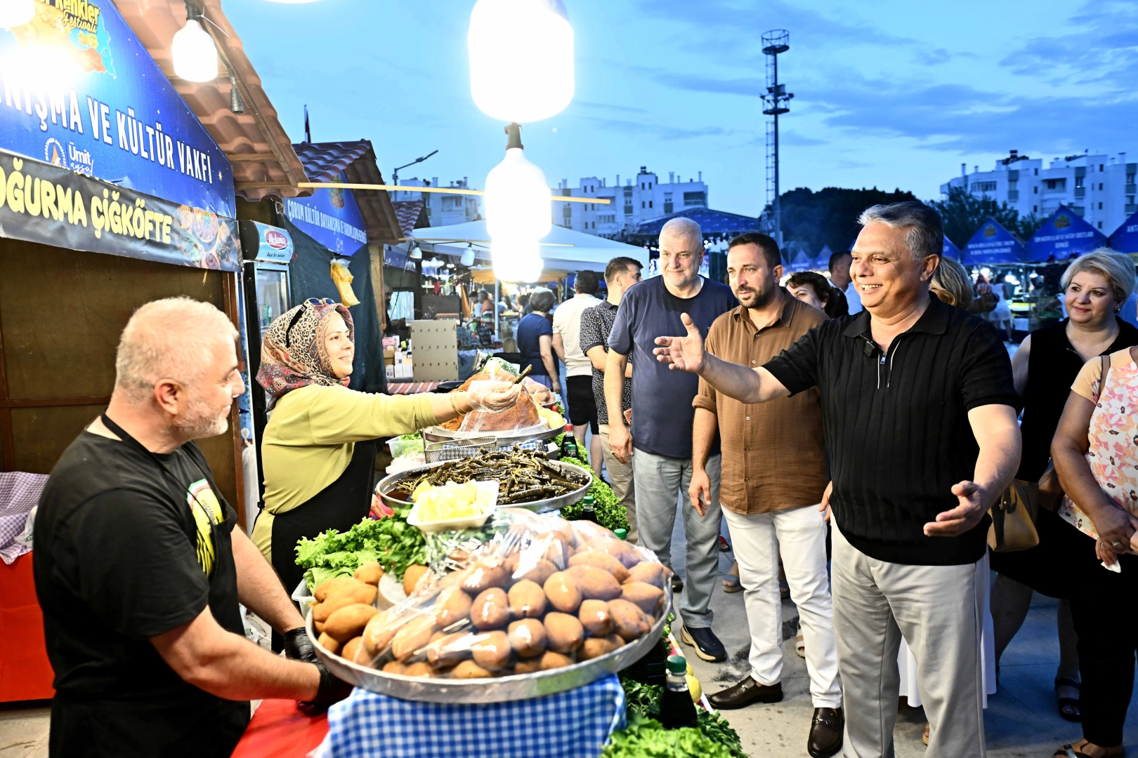 Antalya Muratpaşa'da Y&ouml;reler 'Akdeniz Gecesi' ile başladı
