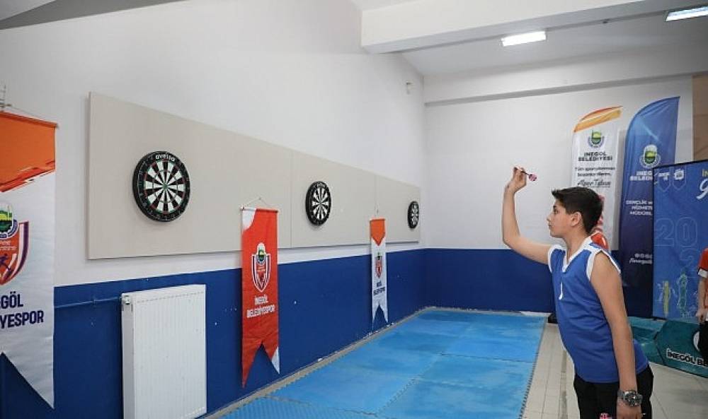 &Ouml;ğrenciler Dart Turnuvasında Kıyasıya M&uuml;cadele Etti