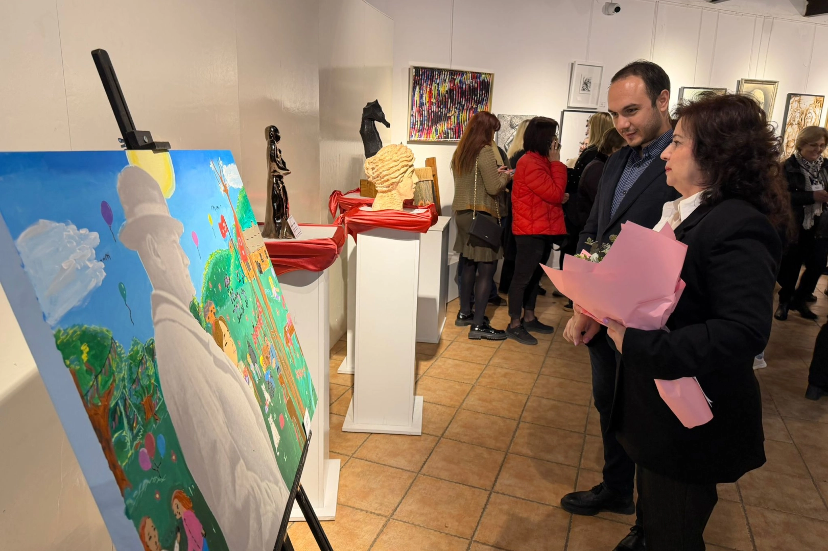 İzmit'te 'Ve kadın dokununca' sergisi kapılarını a&ccedil;tı