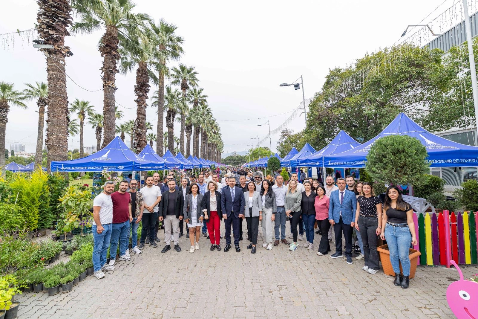 İzmir Balkon-Bah&ccedil;e Bitkileri Festivali başladı