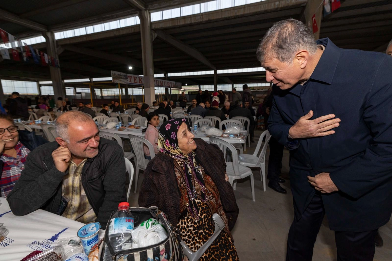İzmir'in g&ouml;n&uuml;l sofrası bu kez Menemen&rsquo;de kuruldu