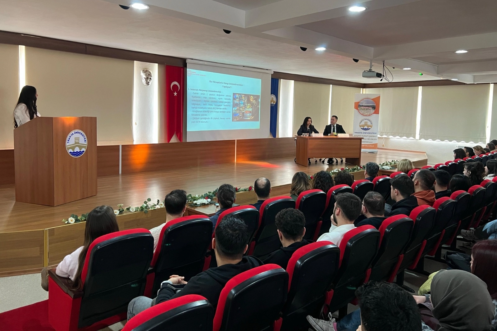 Edirne'de Keşan&rsquo;da &ouml;ğrencilere siber su&ccedil; ve hesap kiralama uyarısı