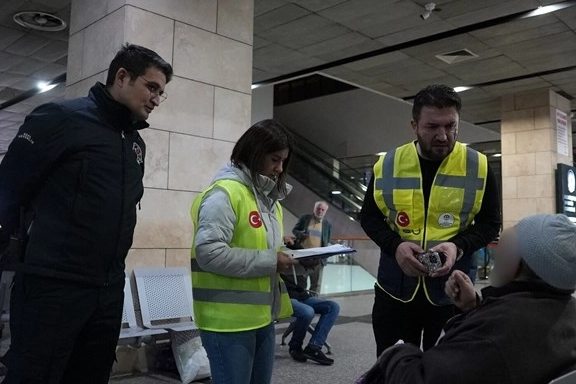 Denizli B&uuml;y&uuml;kşehir evsiz vatandaşlara kucak a&ccedil;ıyor