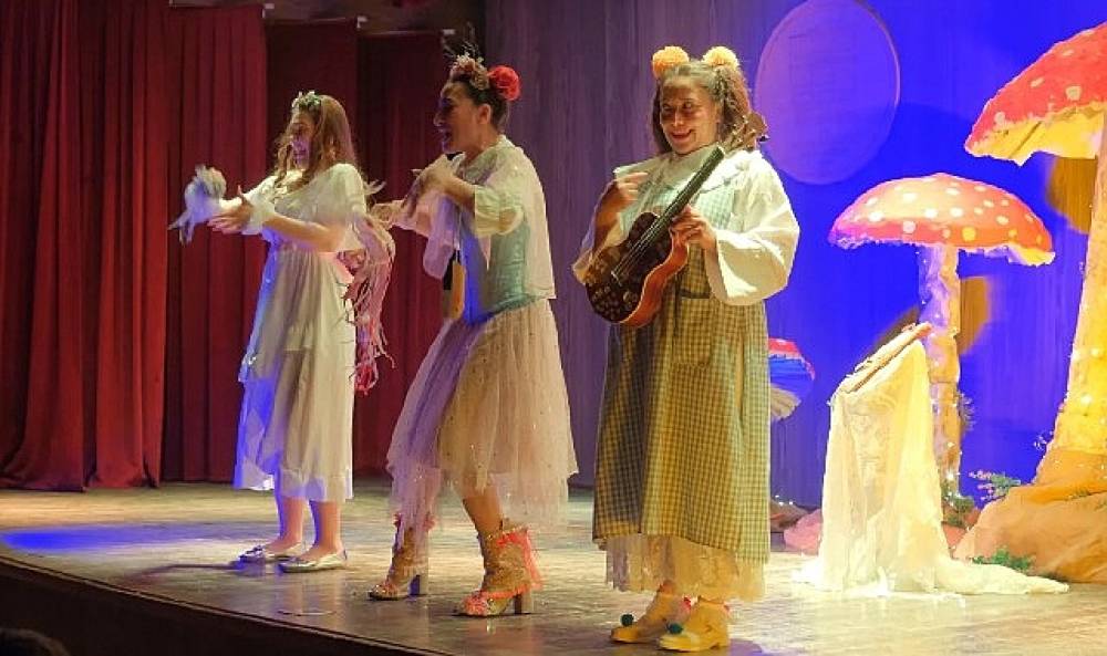 Tiyatro Festivaline 3 Muhteşem Oyunla Muhteşem Final