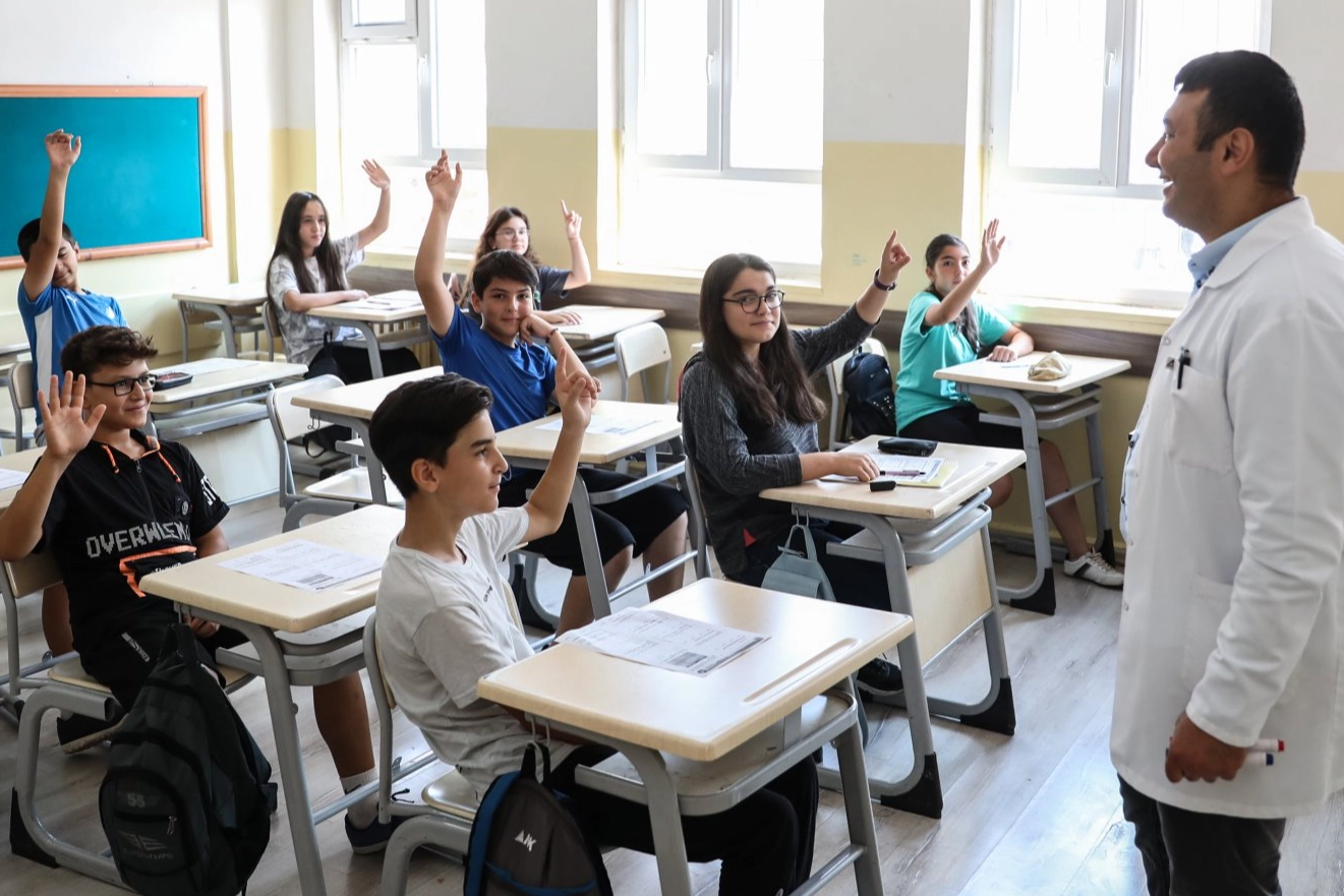 Derslerin saatleri değişti! Resmi Gazete&rsquo;de yayımlandı
