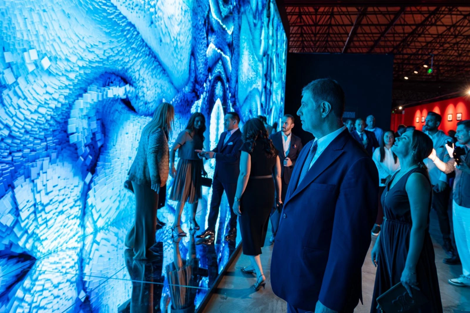 İzmir&rsquo;de k&uuml;lt&uuml;r ve sanat hamlesi... İki yılda 40 bin kişi tiyatroyla buluştu