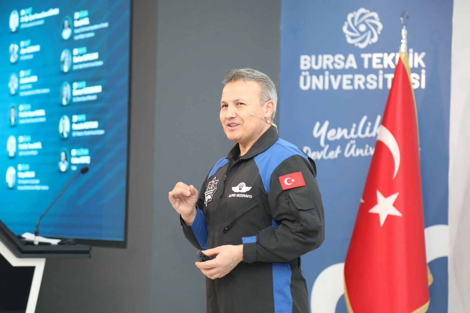 T&uuml;rkiye&rsquo;nin ilk astronotu Alper Gezeravcı, BT&Uuml;&rsquo;de &ouml;ğrencilerle buluştu