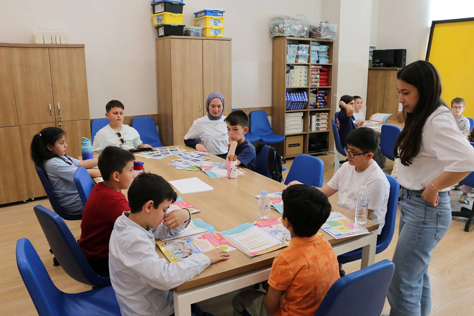 Sakarya B&uuml;y&uuml;kşehir&rsquo;in &ldquo;Gen&ccedil; D&uuml;ş&uuml;n&uuml;rler At&ouml;lyesi&rdquo; SGM&rsquo;de başladı