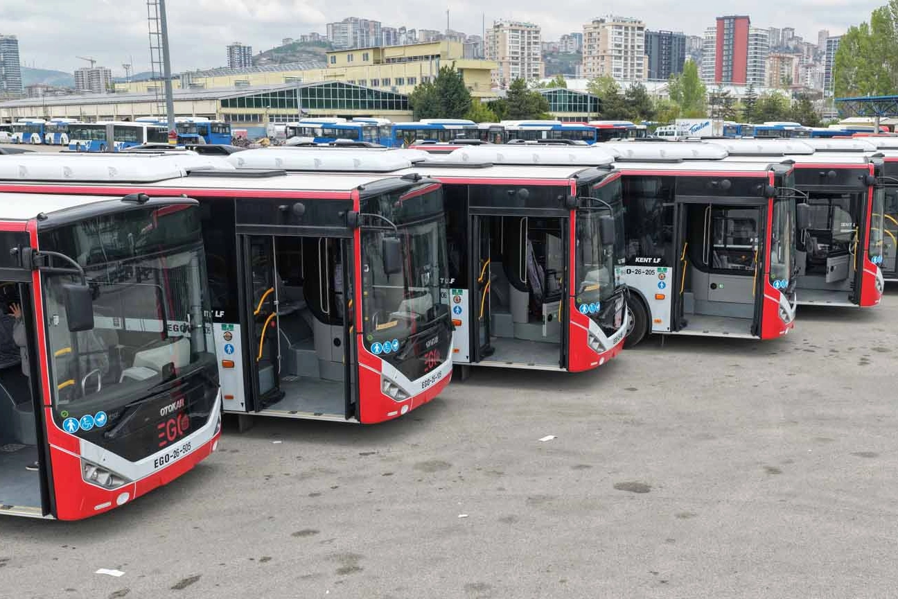 Ankara&rsquo;da toplu taşıma filosu g&uuml;&ccedil;leniyor