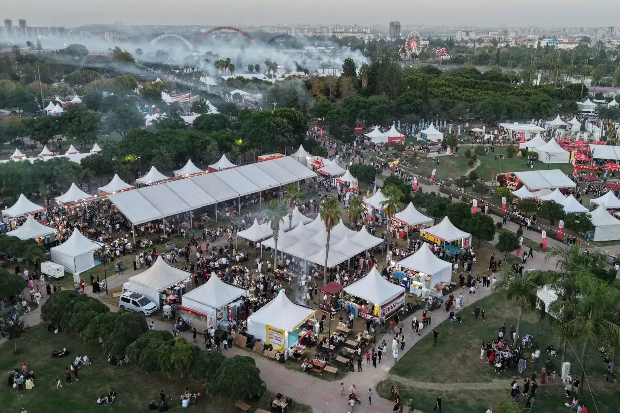 Adana Lezzet Festivali'nde gastronomi r&uuml;zg&acirc;rı esti