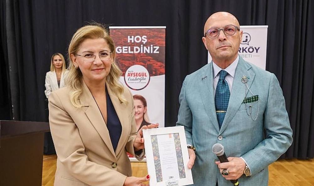 Erol M&uuml;tercimler, &ldquo;21. Y&uuml;zyıl ve Cumhuriyet"i Bakırk&ouml;y'de Anlattı