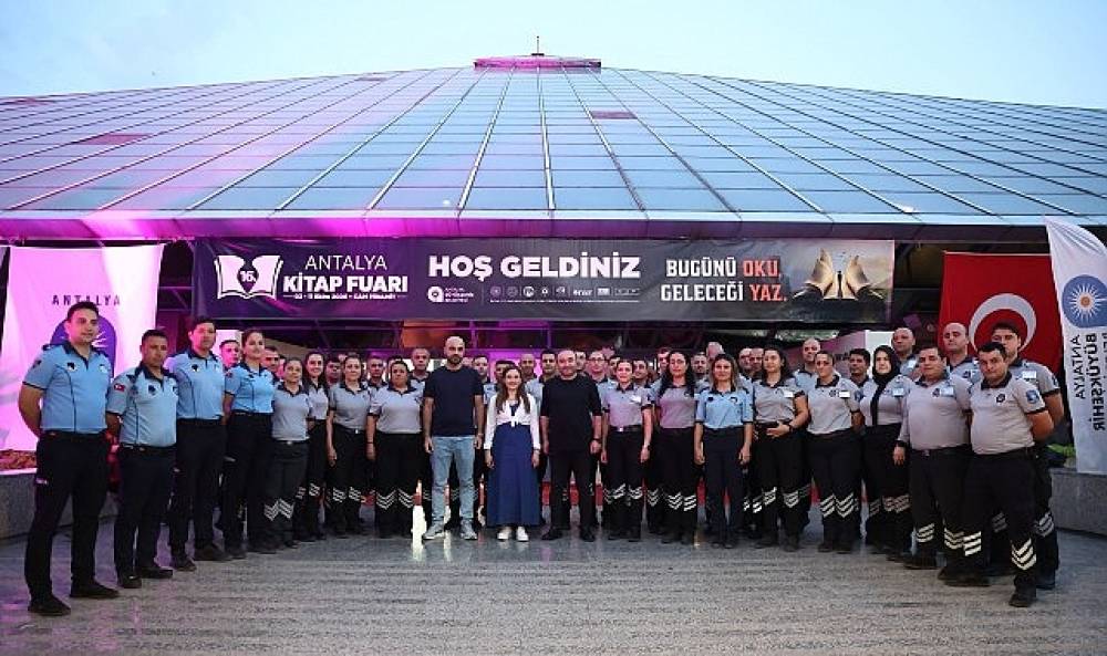 16. Antalya Kitap Fuarı'nı 1 Milyon 173 Bin 627 Kişi Ziyaret Etti
