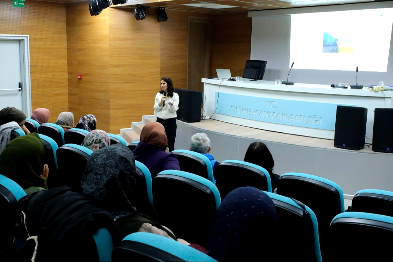 Antalya&rsquo;da '&Ccedil;evre Dostu &Ccedil;ift&ccedil;i Kart' tanıtıldı