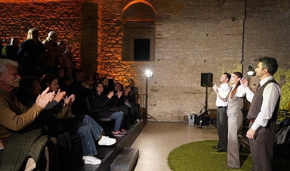 Orhan Veli Şiirleri &ldquo;Birdenbire" Etkinliğinde Seyirciyle Buluştu