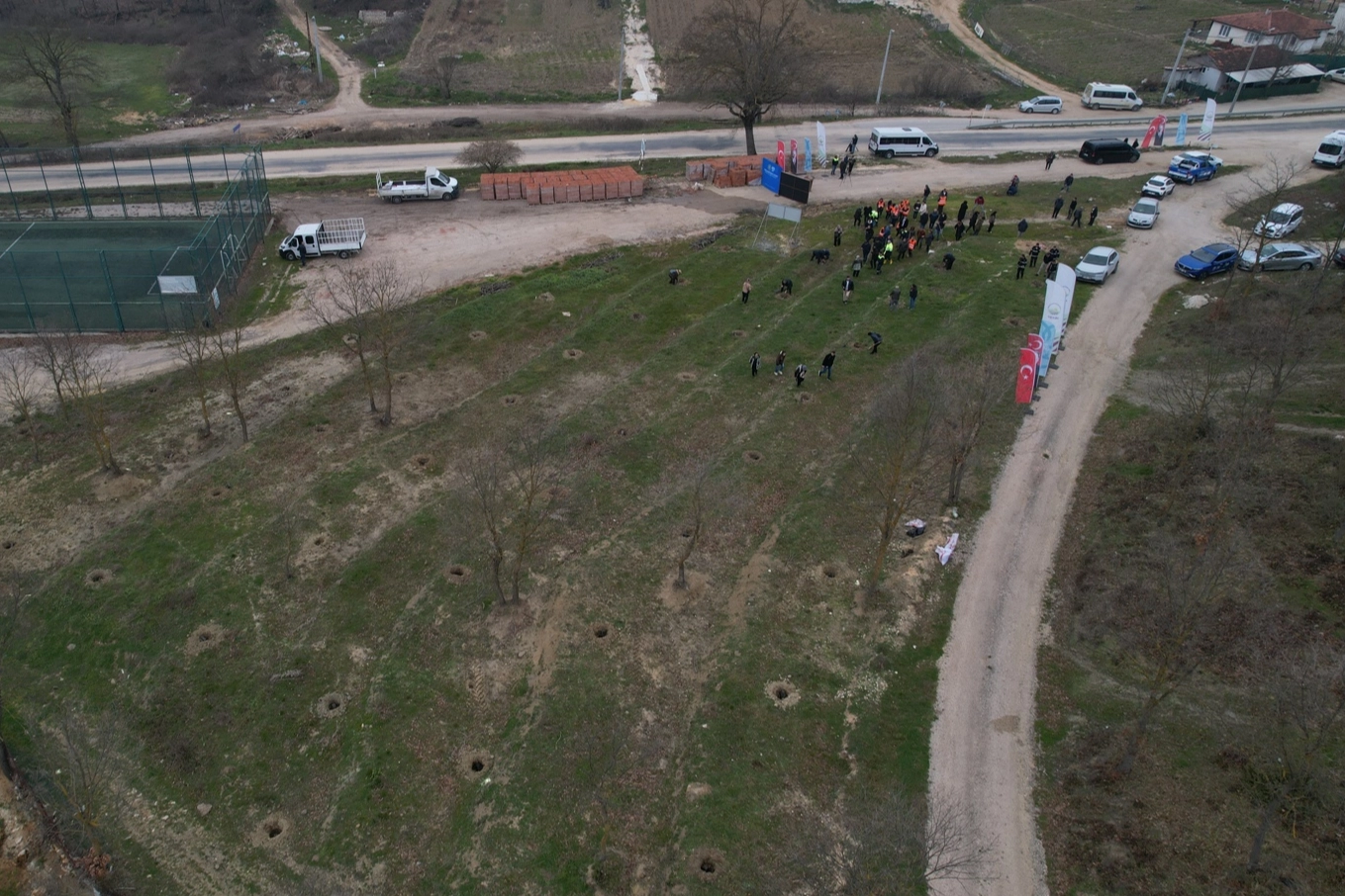 Nil&uuml;fer'de Un&ccedil;ukuru Mahallesi&rsquo;ndeki atıl arazi Umut Ormanı oluyor