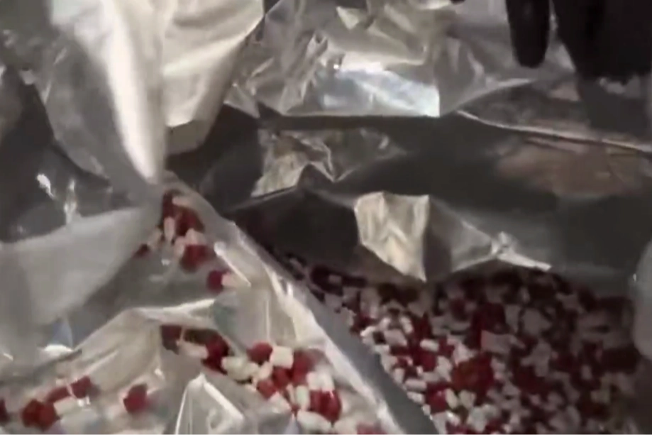 İstanbul&rsquo;da dev uyuşturucu operasyonu... 1,4 milyon hap ele ge&ccedil;irildi