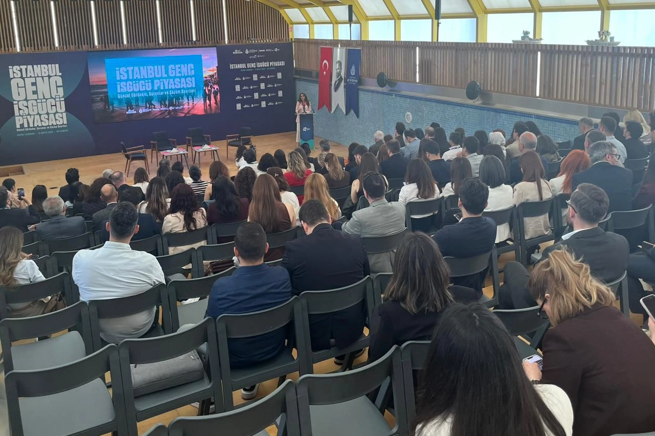 İstanbul'da &ccedil;arpıcı iş raporu... Gen&ccedil;ler, gelecek arıyor