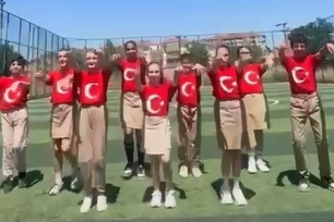 Keşan&rsquo;da &ouml;ğrencilerden Millilere dev destek