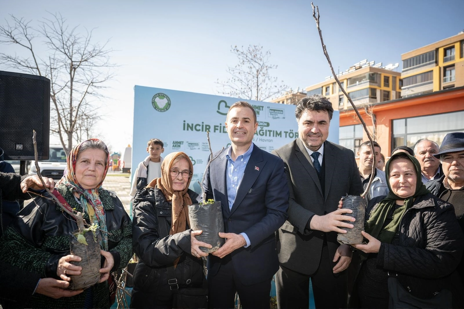 &Uuml;reticilere incir fidanı desteği