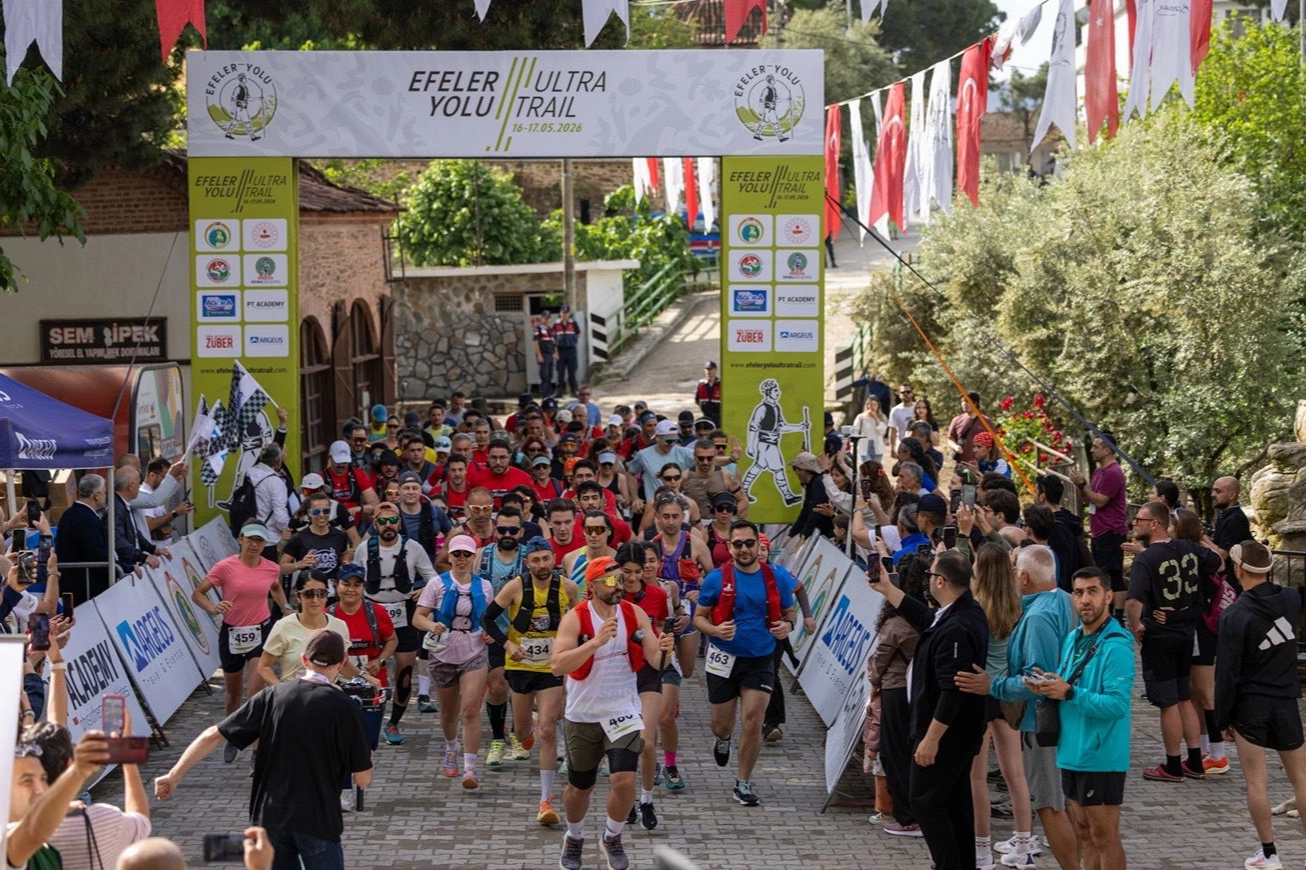 İzmir'de Efeler Yolu Ultra Trail&rsquo;de madalyalar verildi