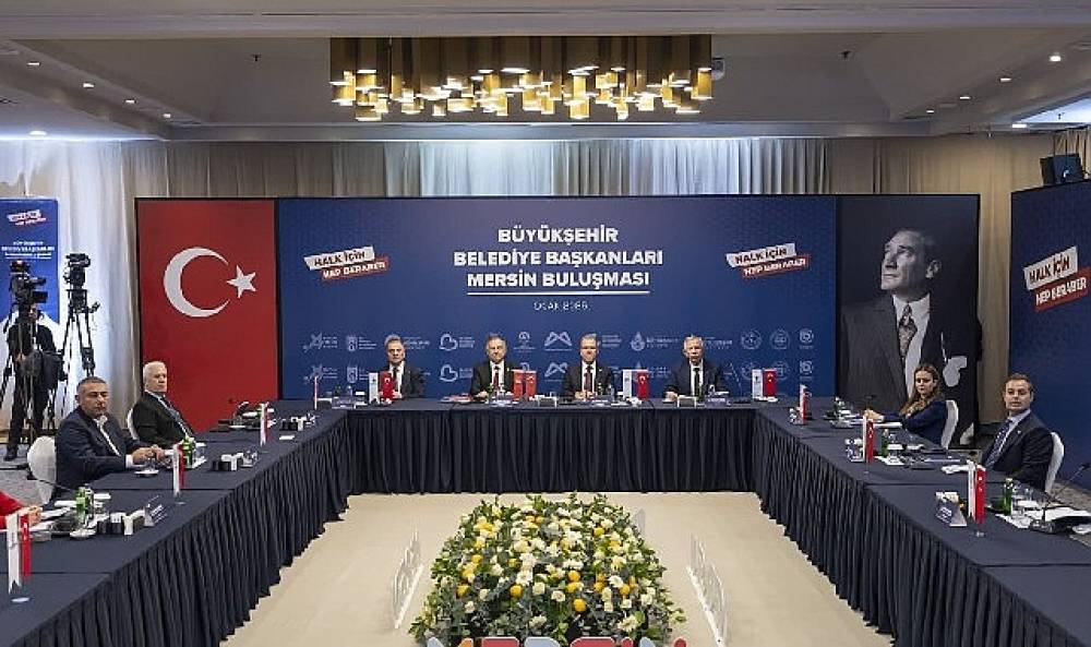 CHP'li B&uuml;y&uuml;kşehir Belediye Başkanları Mersin'de buluştu