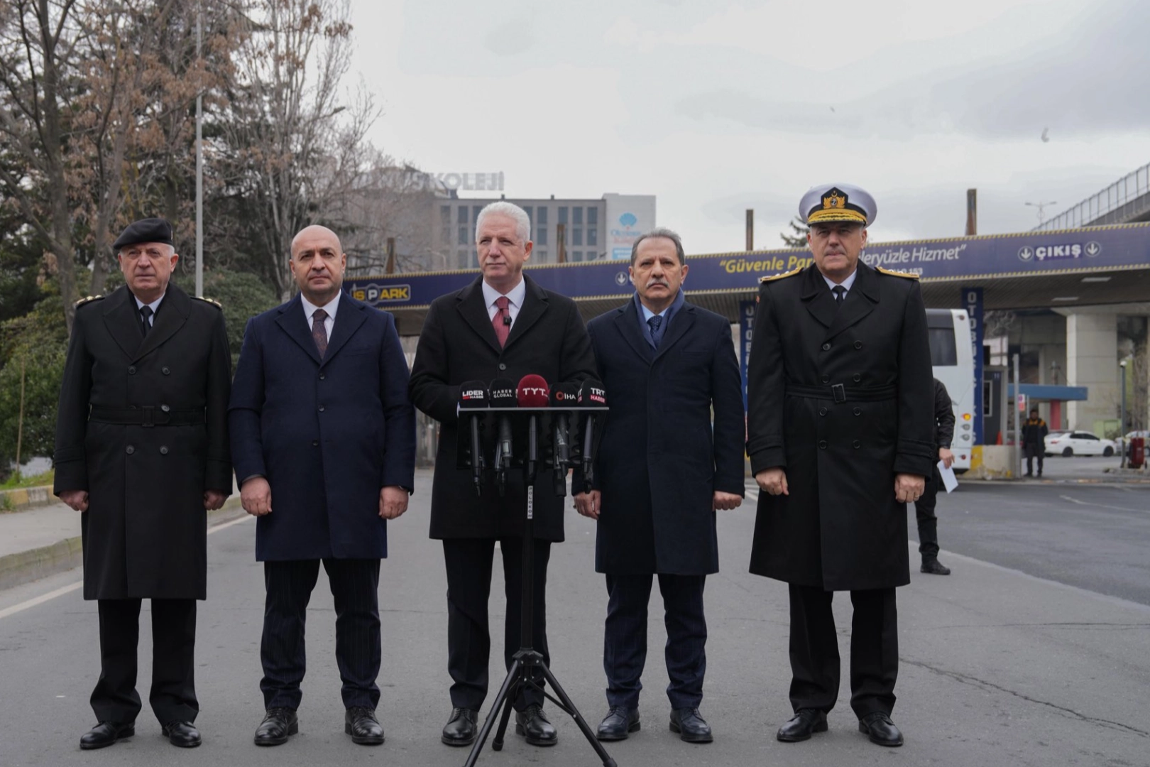 Vali G&uuml;l, bayram &ouml;ncesi İstanbul&rsquo;da trafik tedbirlerini denetledi