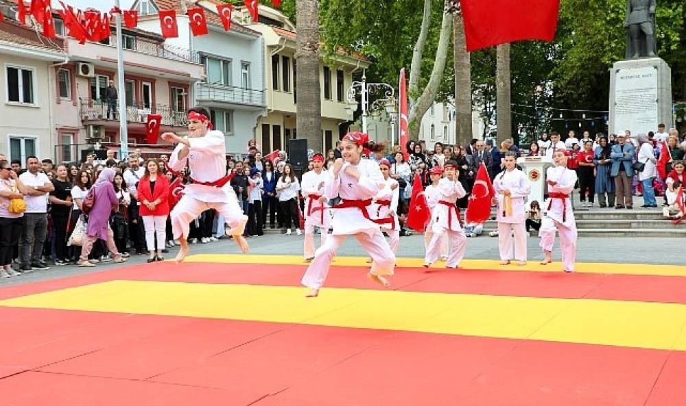 19 Mayıs Atatürk'ü Anma, Gençlik ve Spor Bayramı'nın 105. Yıl dönümü, 19 Mayıs 2024 Pazar günü Malkara'da düzenlenen tören ve etkinlikler ile coşkuyla kutlandı
