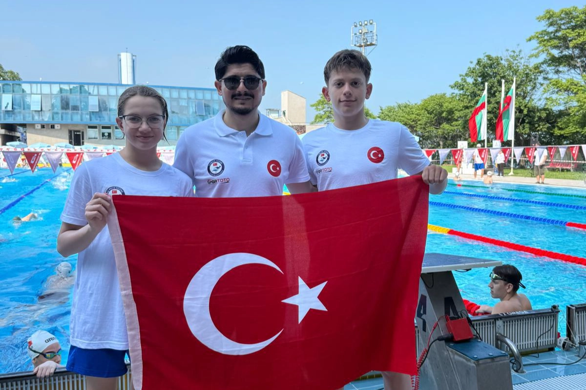Bursa Yıldırımlı gen&ccedil; y&uuml;z&uuml;c&uuml;ler T&uuml;rkiye&rsquo;nin gururu oldu