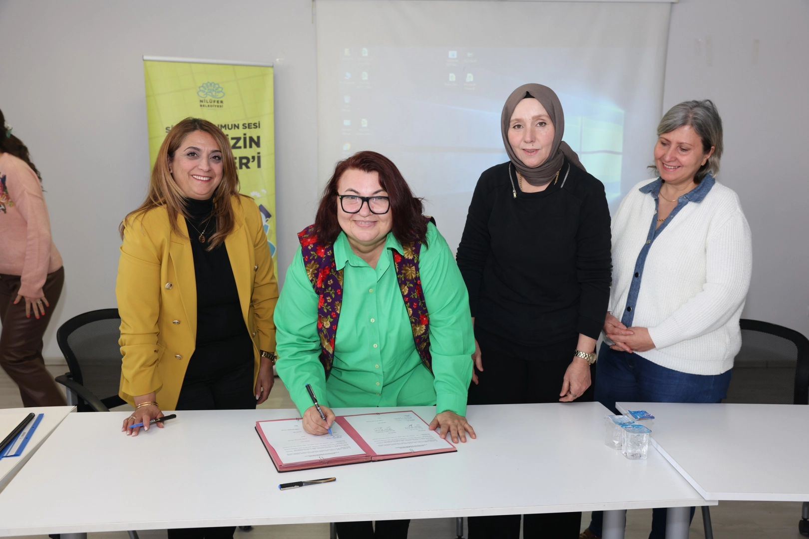 Bursa Nil&uuml;fer&rsquo;de kadın derneklerinden 'kardeşlik' d&ouml;nemi