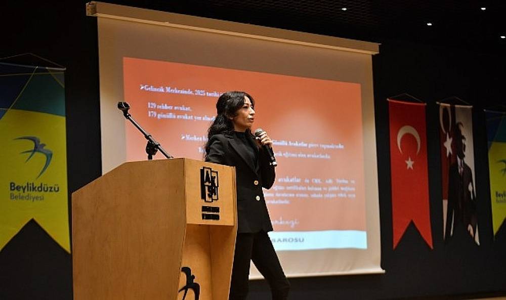 Beylikd&uuml;z&uuml;'nde &ldquo;Şiddetle M&uuml;cadelede Yerel Y&ouml;netimlerin Rol&uuml;" Ele Alındı