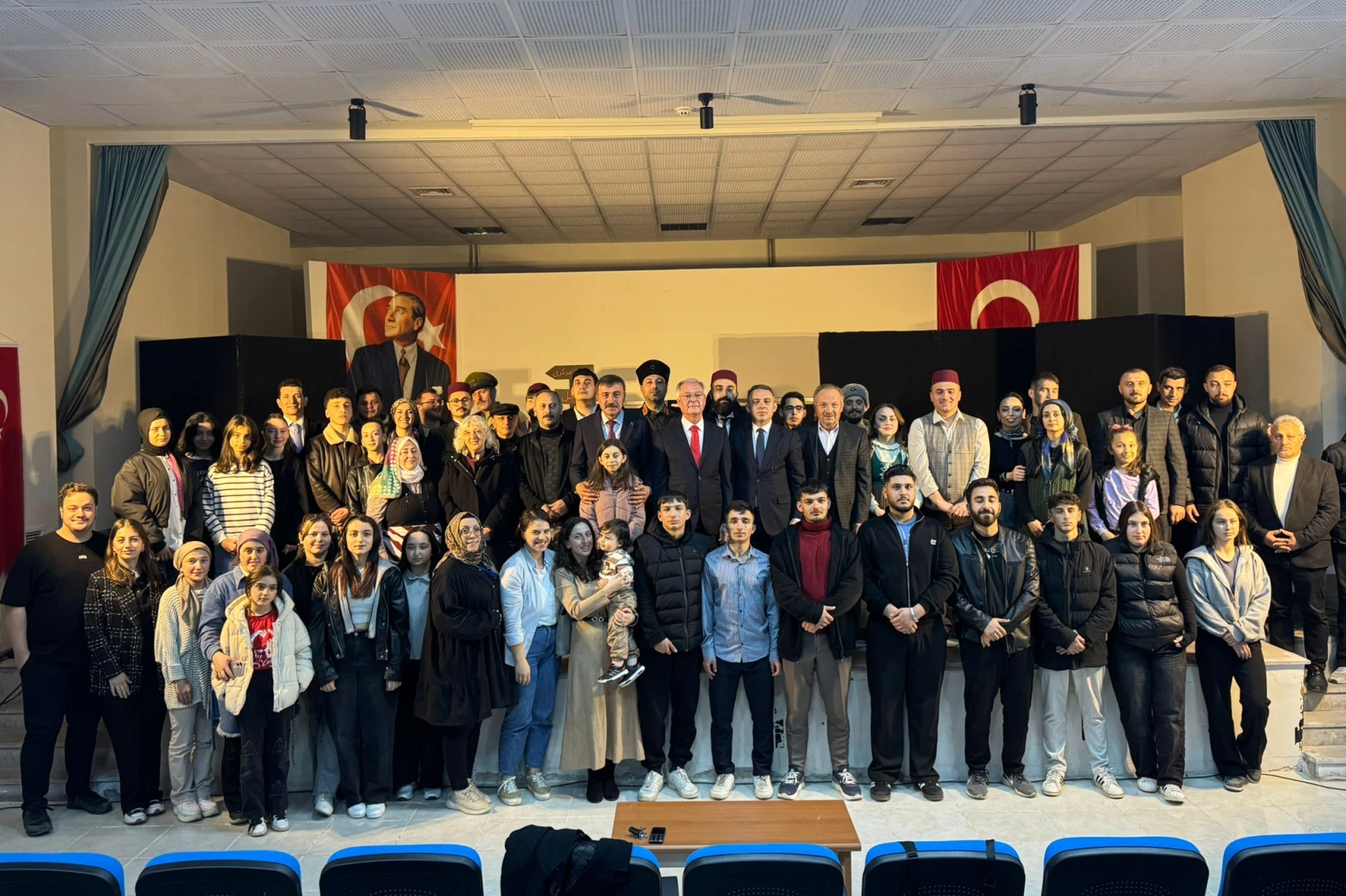 Trabzon&rsquo;da &ldquo;Muhacirlik&rdquo; oyunu b&uuml;y&uuml;k ilgi g&ouml;rd&uuml;