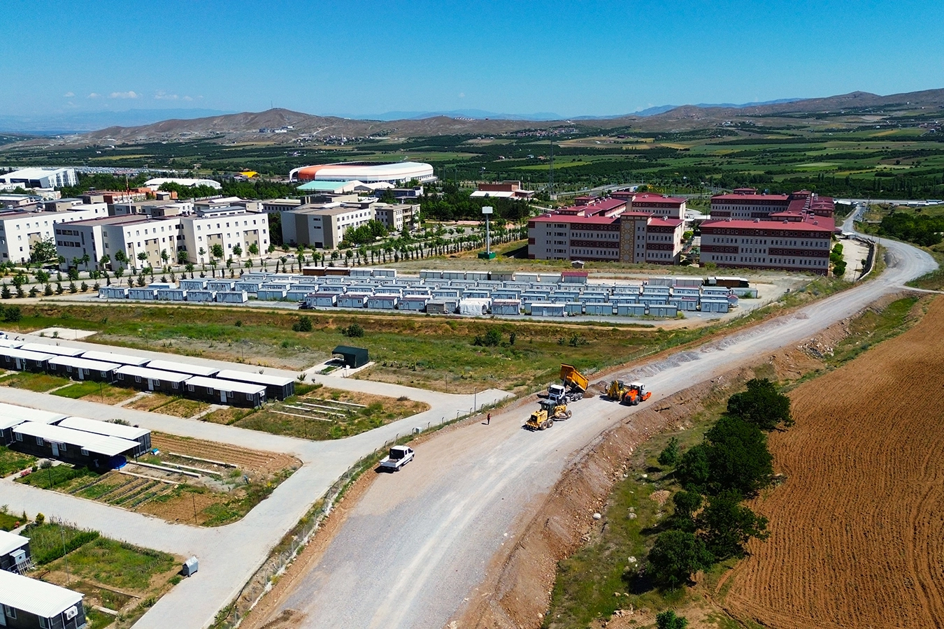 Malatya&rsquo;da yol a&ccedil;ma &ccedil;alışmaları s&uuml;r&uuml;yor