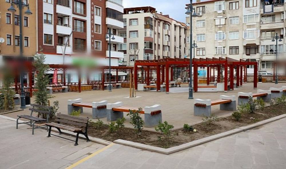 Karabali Meydanı, Karamürsel'e çok yakıştı