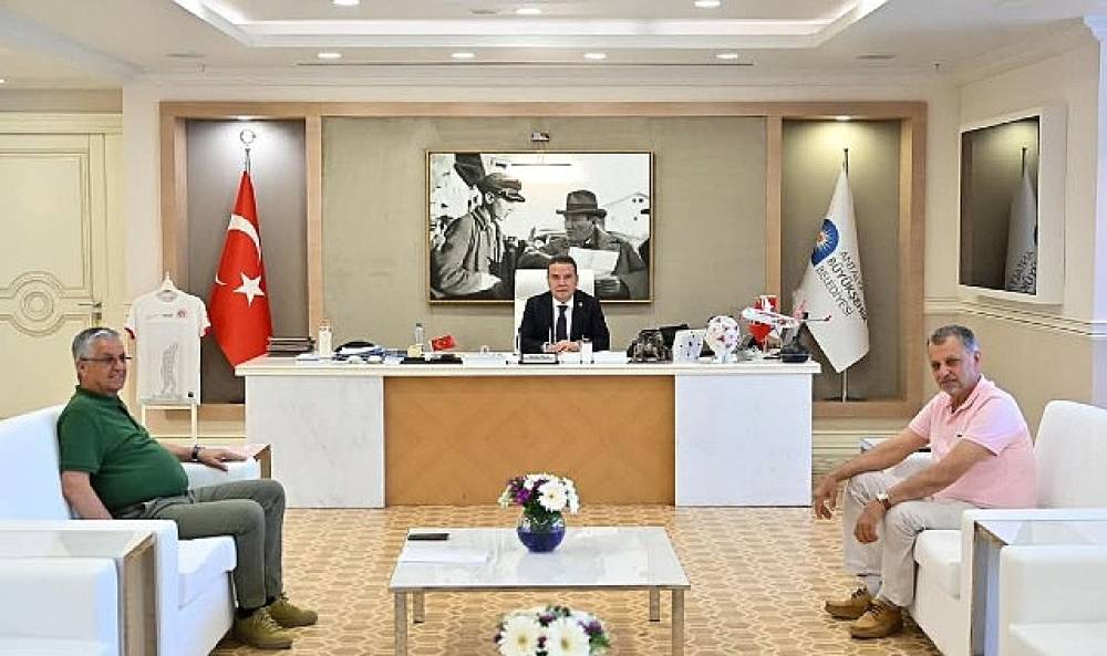 Başkan Topaloğlu'ndan ABB Başkanı Böcek'e ziyaret