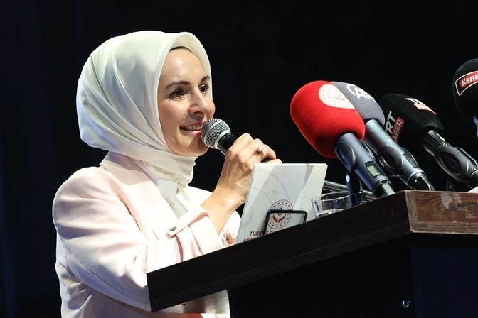 Bakan G&ouml;ktaş'tan Budapeşte&rsquo;de &ldquo;Aile Odaklı Zirve&rdquo;de &ouml;nemli mesajlar