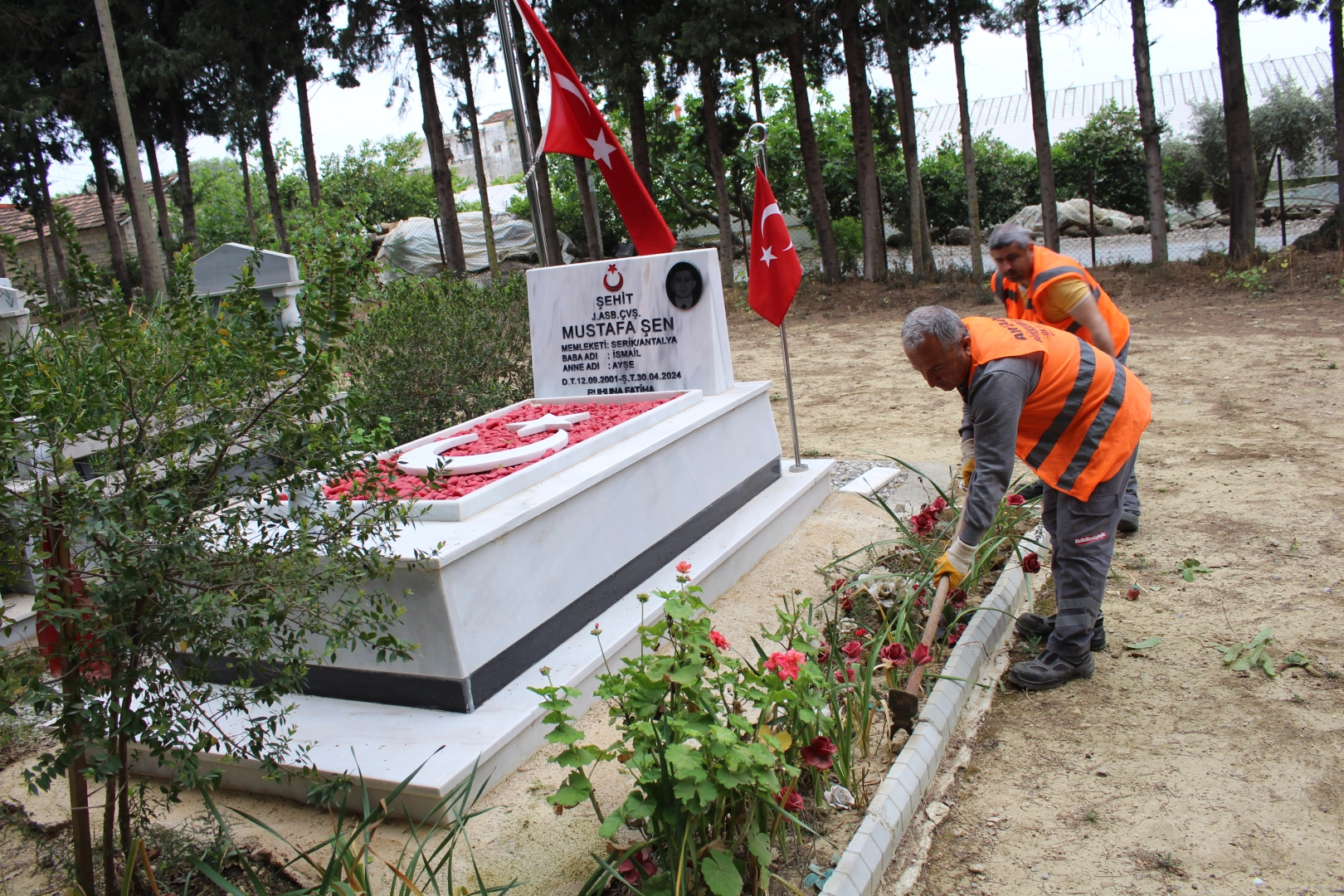 Antalya&rsquo;da mezarlıklar bayram ziyaretine hazır