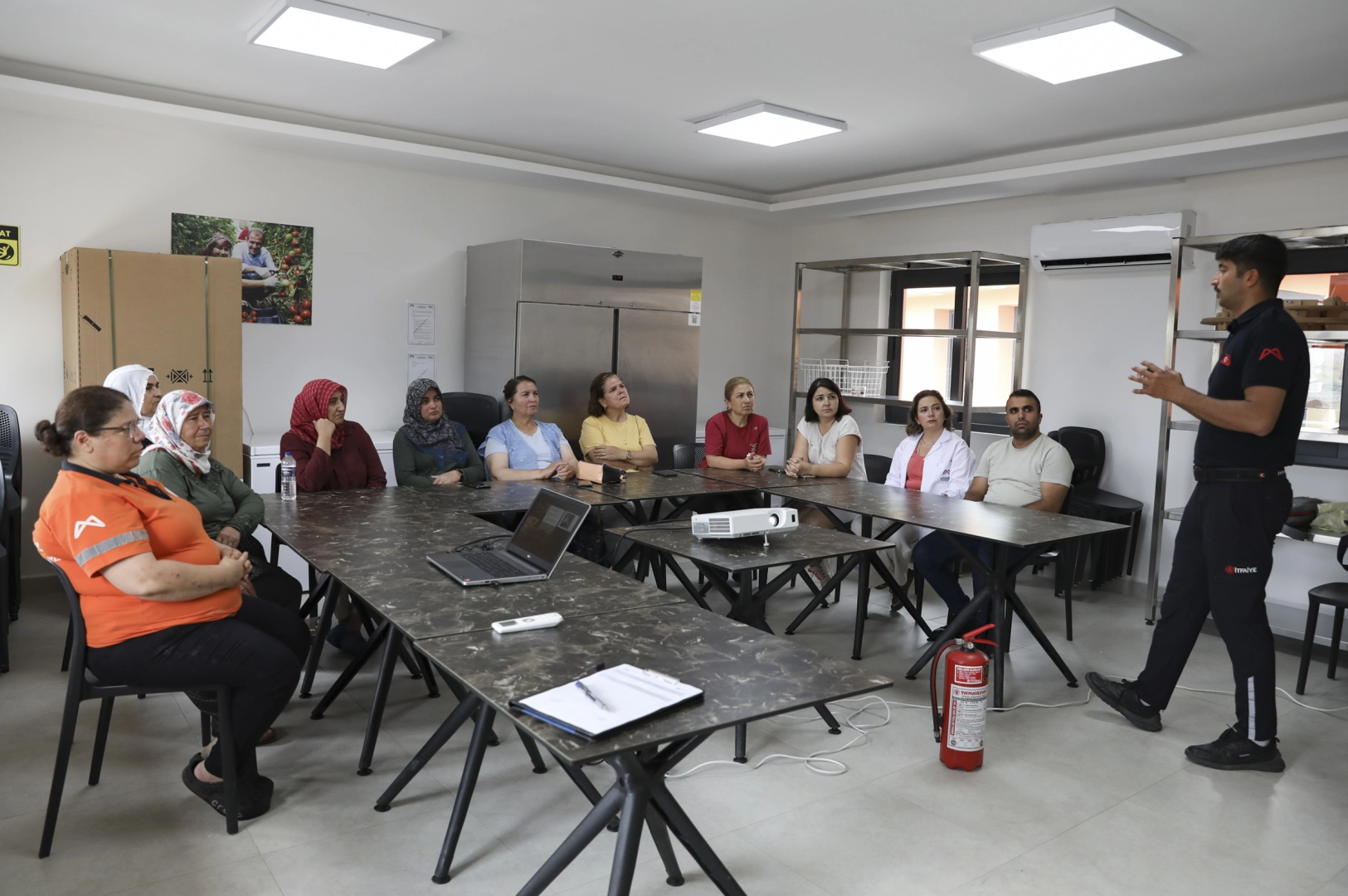 Mersin&rsquo;de kadınlara &lsquo;Yangın G&uuml;venliği&rsquo; eğitimi verildi