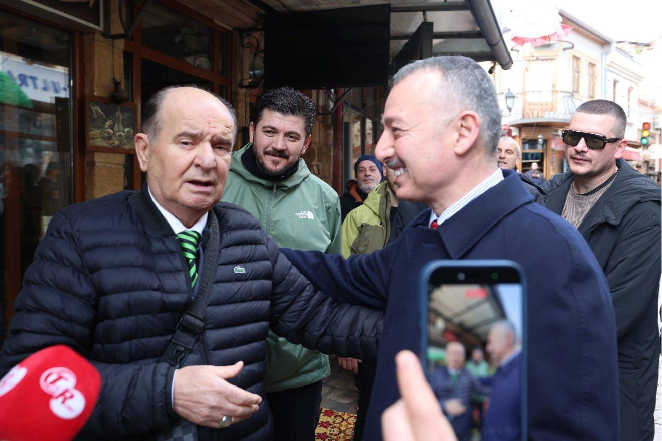 &Uuml;sk&uuml;p sokaklarında T&uuml;rkiye sevgisi