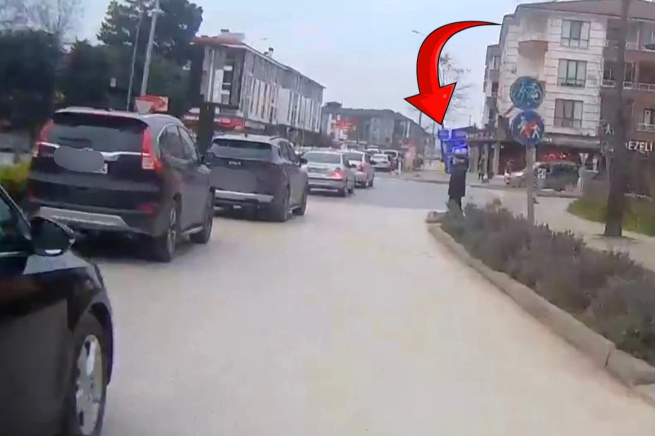 D&uuml;zce&rsquo;de yaya ge&ccedil;idinde s&uuml;r&uuml;c&uuml; duyarsızlığı tepki &ccedil;ekiyor