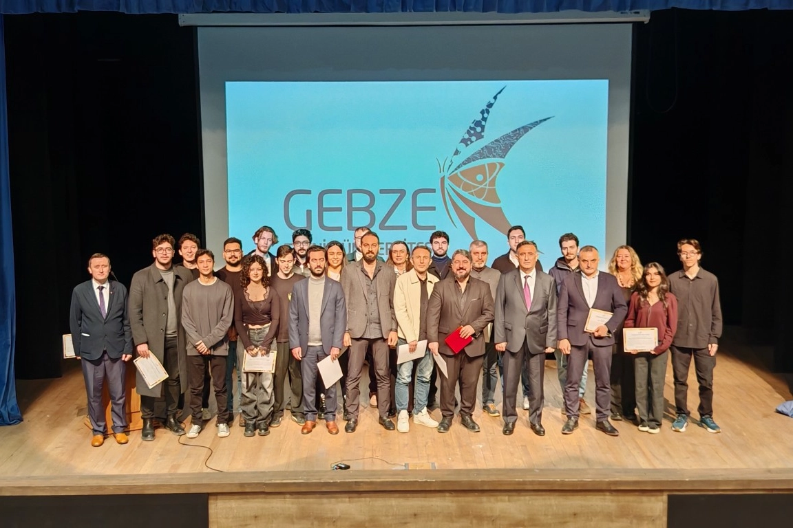 131 kişilik GT&Uuml; ailesi &Ccedil;anakkale ruhunu sanatla yaşattı