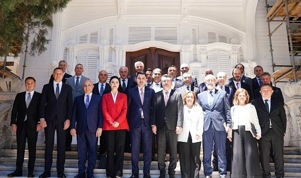 T&uuml;rkiye Bankalar Birliği Y&ouml;netim Kurulu, Bakan Murat Kurum ile bir araya geldi