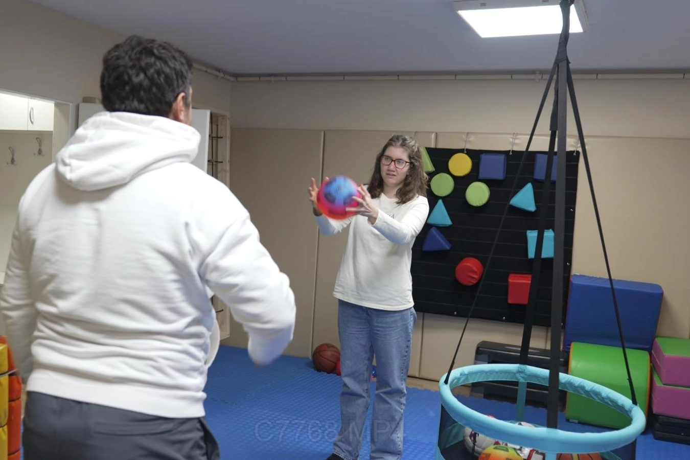 İzmir Karşıyaka&rsquo;da tek &ccedil;atı altında &uuml;&ccedil; &ouml;nemli hizmet